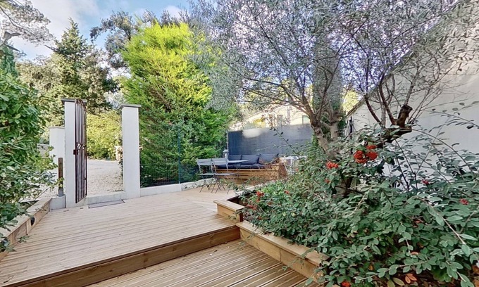 Villeneuve-les-Avignon Hotel | La Villa Dupont D'avignon