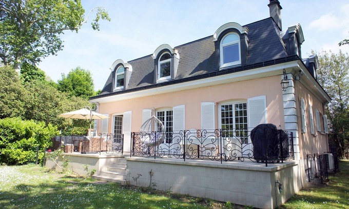 Le Vesinet Villa | La villa Vesinet, private mension for Olympics, wealthiest suburbs of Paris
