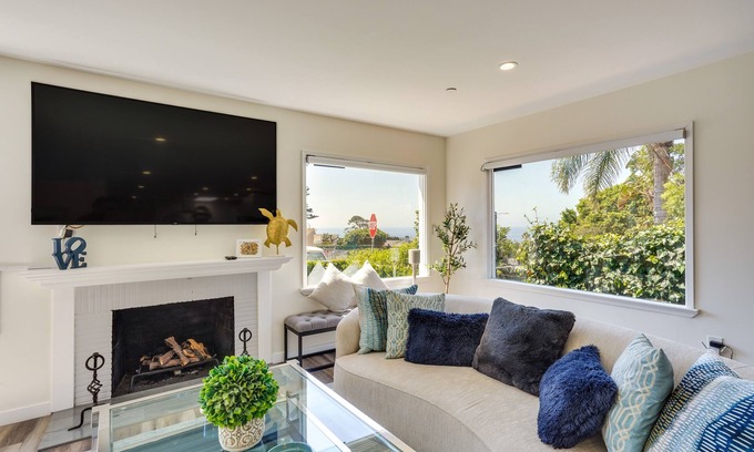 South Laguna House | Laguna Beach Escape w/Hot Tub & Ocean Views!