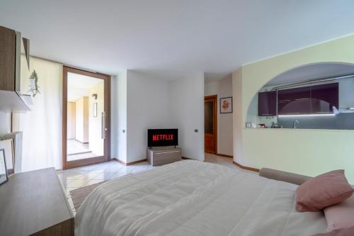 Olginate Apartment | Lake Como 10 min - Terrace with Lake View - Wifi