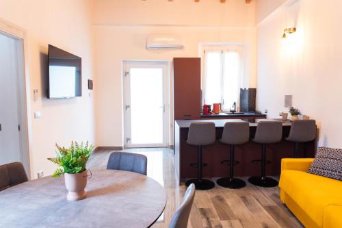 Abbadia Lariana Apartment | Lake Como - 3 min Walk from Beach - New Flat for 6 Guests