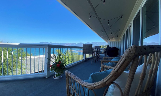Polson Condo | Lake Front Condo - You’ll never want to leave! Licensed. Air conditioned.