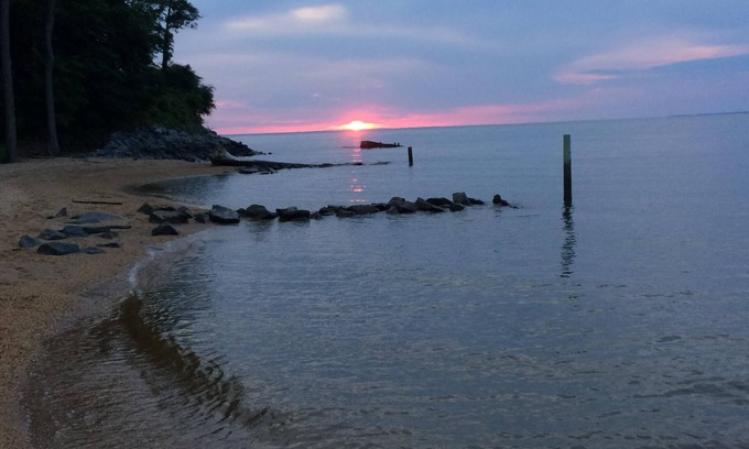 Montross House | Lake Front/Dock, HotTub, Woods, Kayaks/SUP, 3 Beaches, Fossils, Theater Room