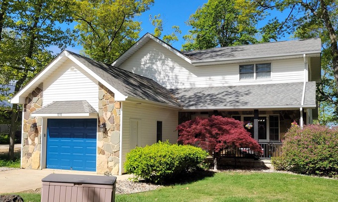 Port Austin House | Lake front house with multi-decks on private beach, Spacious 5-bedrooms