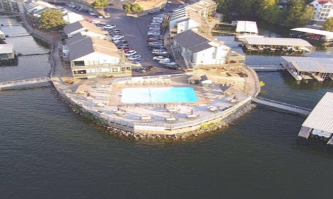 Village of Four Seasons Condo | Lake Front View on Horseshoe Bend Parkway - Gated community