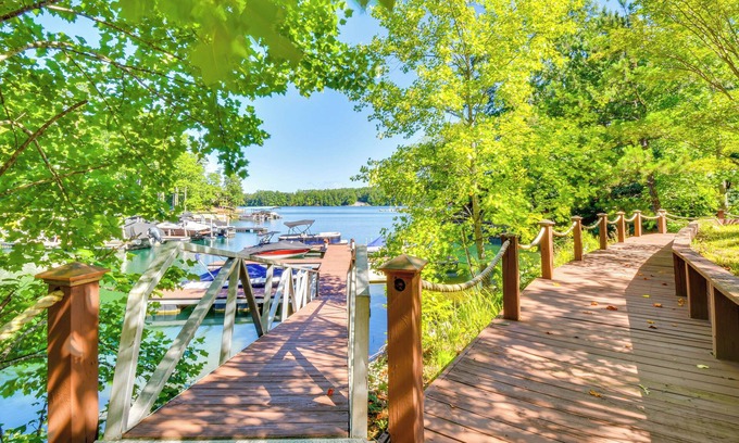 Six Mile Cabin | Lake Keowee Access: Idyllic Six Mile Cabin!