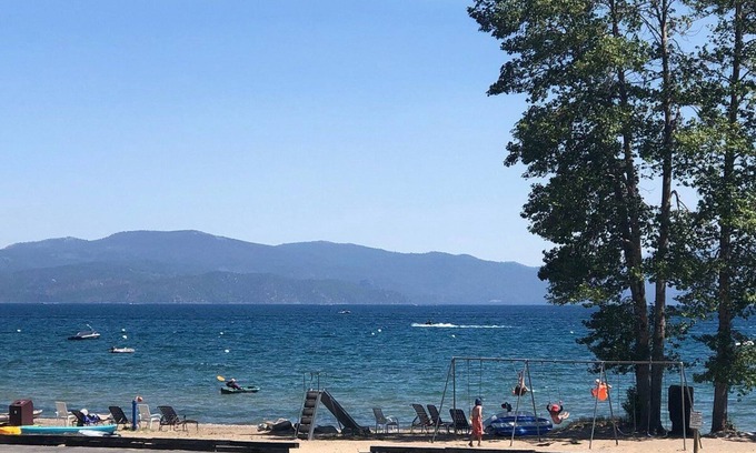 Tahoe Vista Cottage | Lake Tahoe Cottage on the Beach Available Only 7/20/24-7/27/24