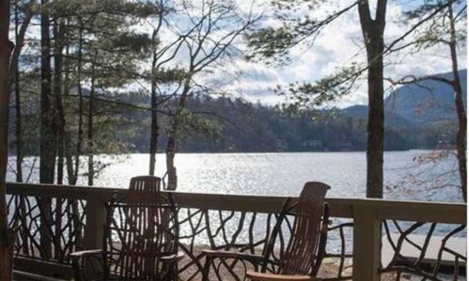 Lake Toxaway House | Lake Toxaway - Lake Front Home