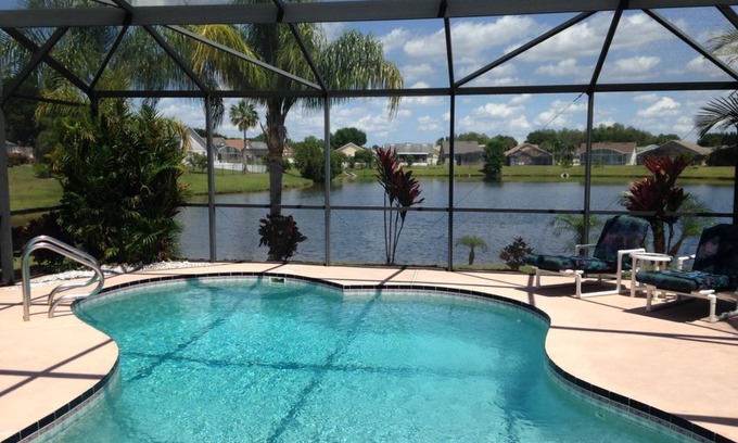 Morgan Point House | Lake View/Large Private Pool/Free Wifi/Cable TV/AC/Low Rates/Beautiful Home