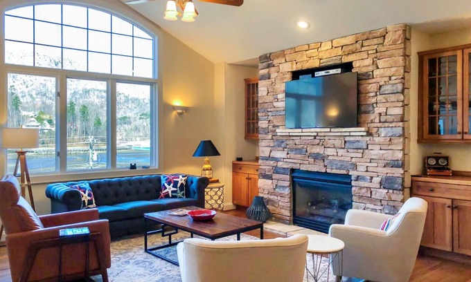 Lake Lure House | Lake Walk - Mr. Lake Lure Vacation Rentals