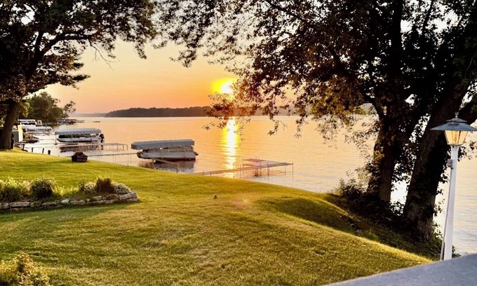 Lodi House | Lake WI Rental: Private Pier: Sunsets