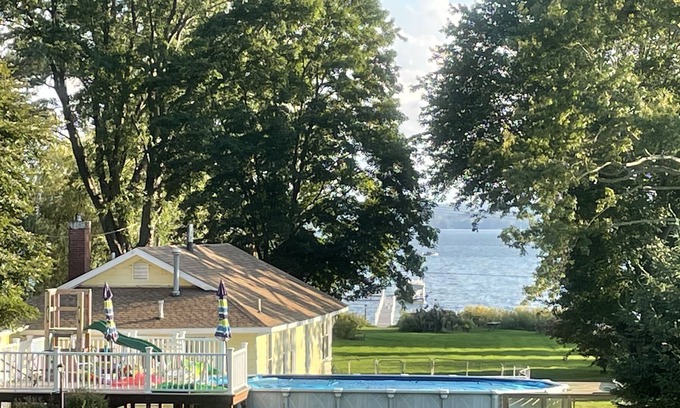 Dewittville House | Lakefront Cottage, Heated Pool, Dog friendly, Fully Equipped for Fun! A/C, Quiet