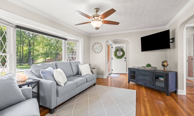 High Point House | Lakefront Getaway – 180° Water Views, 3 miles to HPU, Sunroom, Deck