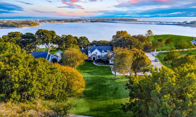 Little Elm House | Lakefront hideaway minutes from Dallas!