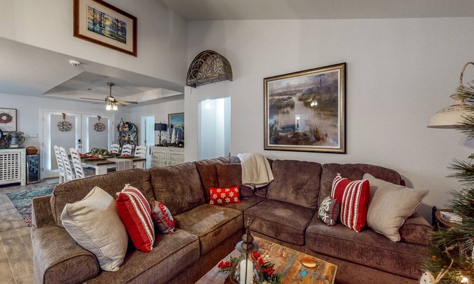 Emory House | Lakefront Home on Lake Fork with Private Dock