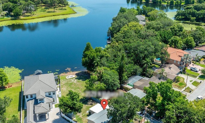Carrollwood House | Lakefront Oasis | 15% Off Week Stays | Dog Friendly | Tampa Bay