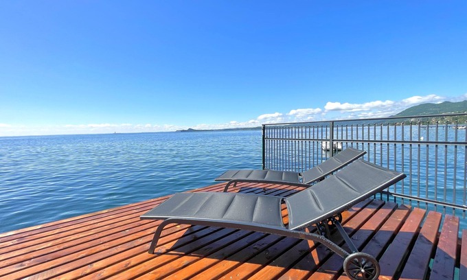 Toscolano Maderno Villa | Lakefront villa with secular park, private jetty and pool 10 km from Salò