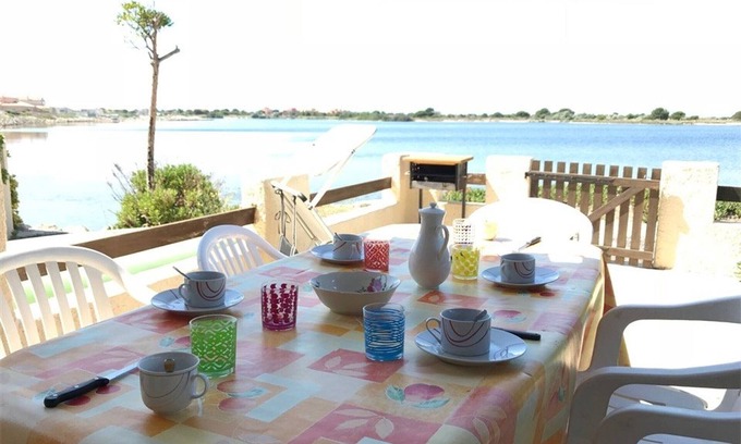 Leucate Villa | Lakefront Villa with Mezzanine, Terrace, BBQ - Sleeps 6, Near Beach and Aqualand