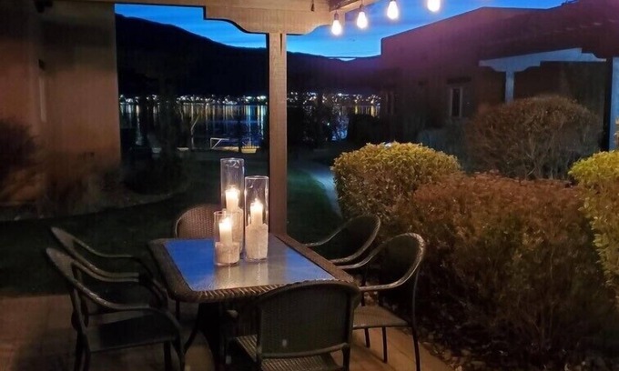 Okanagan-Similkameen Bed & Breakfast | LAKESHORE VILLAS BEACH COWBOY VILLA