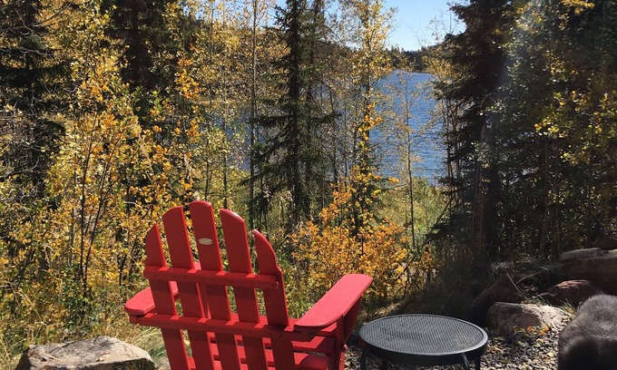 Columbine Lake Cabin | Lakeside Adventurer's Cabin