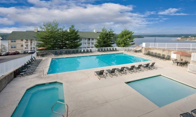 Osage Beach Condo | Lakeside Getaway: 2BR King Suite at Wyndham Ozarks
