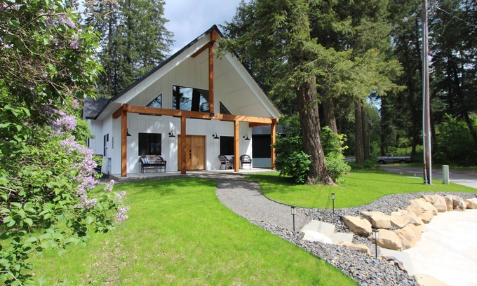 Rathdrum House | Lakeside Hideaway - game room, office, w/optional dock rental