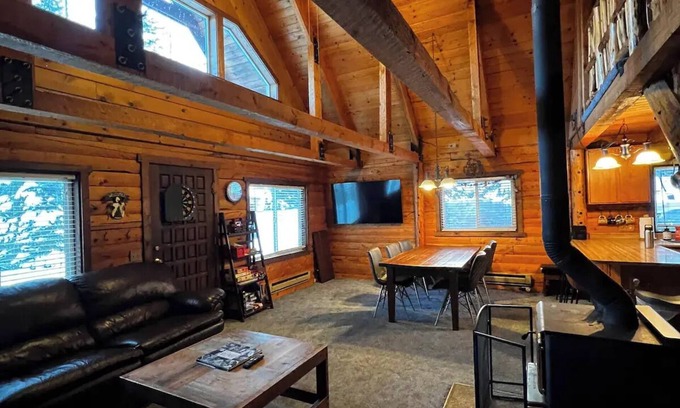Tamarack Resort Cabin | Lakeside Log Cabin with Loft