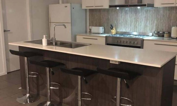 Nagambie House | Lakeside Nagambie: 4 BR, 2 BA in nagambie, Sleeps 8