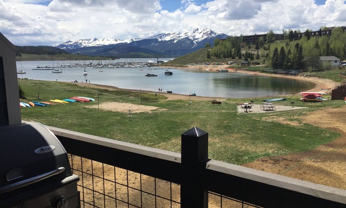 Dillon Condo | Lakeview Mountain Escape