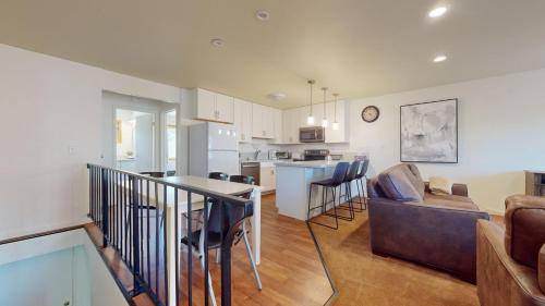 Mammoth Lakes Apartment | Lakeview Villas #24 condo