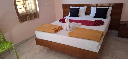 Narasapura Hotel | Lakshmi Comfortss