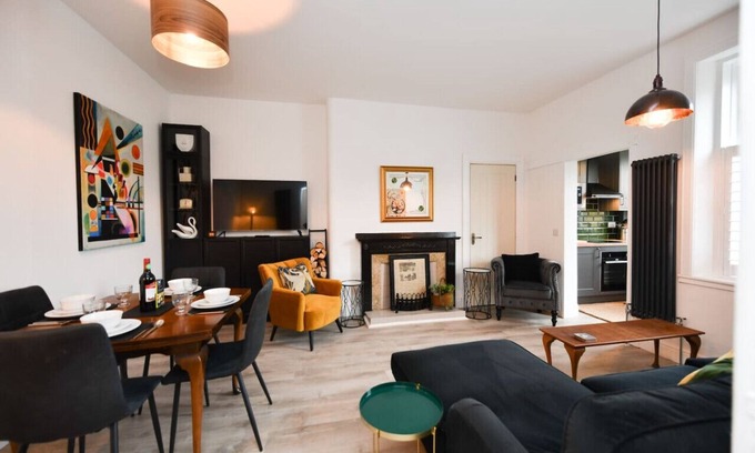 Troon Apartment | Lallan Shores - 2 bed newly refurbished ground floor flat in town centre location in Troon.