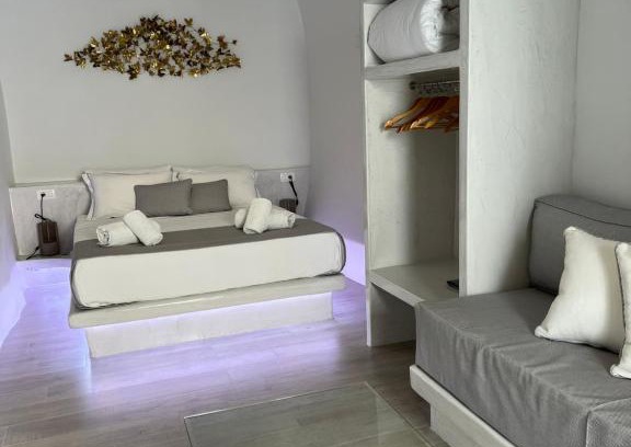 Emporio Apartment | Lamar Cave house