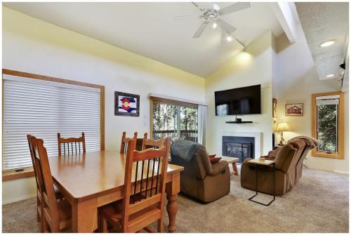 Warrior's Mark House | Lances West 2BDR and Loft Very Walkable