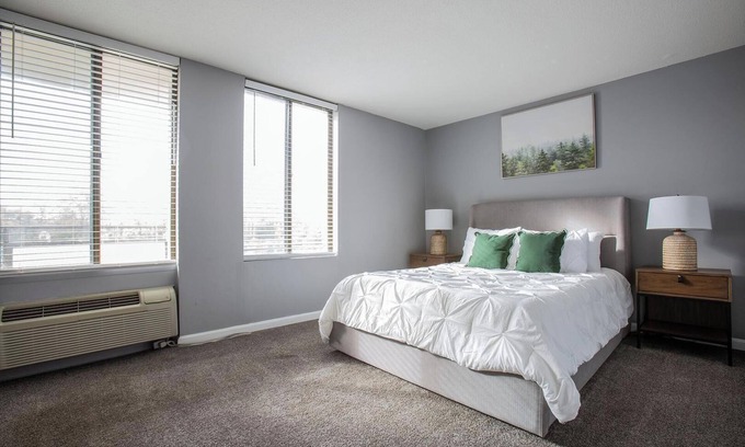 Fort Wayne Apartment | Landing | Amazing Studio, Gym, Pool