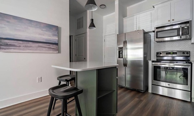 Cary Apartment | Landing at Lofts at Weston Lakeside - 1 Bedroom in Cary