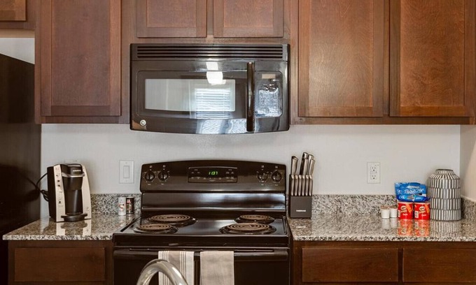 Georgetown Apartment | Landing at Madison at Westinghouse - 1 Bedroom in Downtown Georgetown