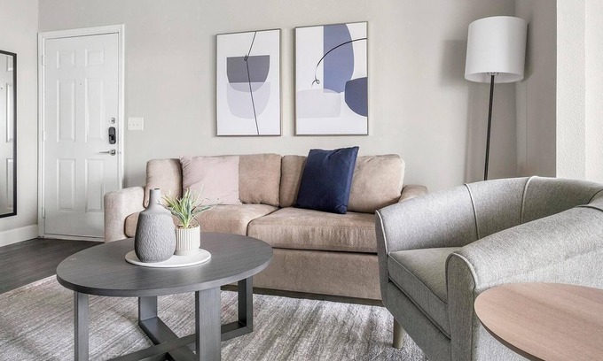 Richmond Apartment | Landing at Residences at River Park West - 1 Be.