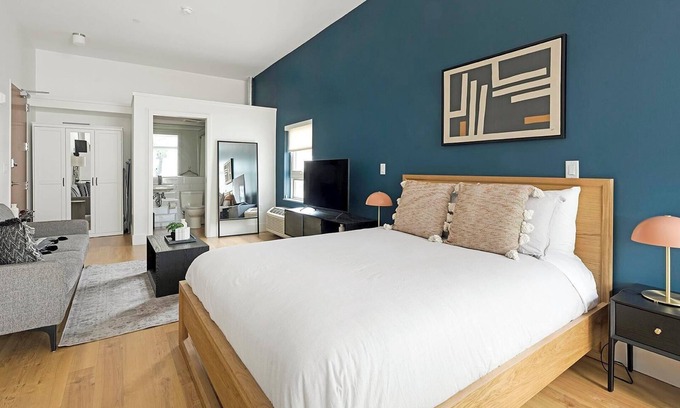 Cherry Creek Apartment | Landing at Studio 135 - 1 Bedroom in Cherry Creek