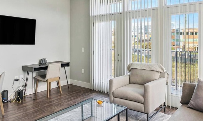 Roselawn Finance Apartment | Landing at The Red Apartments - 2 Bedrooms in Madisonville