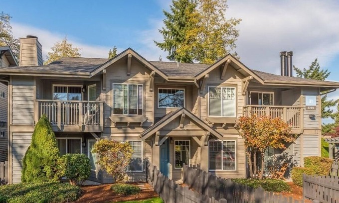 Federal Way Apartment | Landing at Trellis - 2 Bedrooms in Downtown Federal Way
