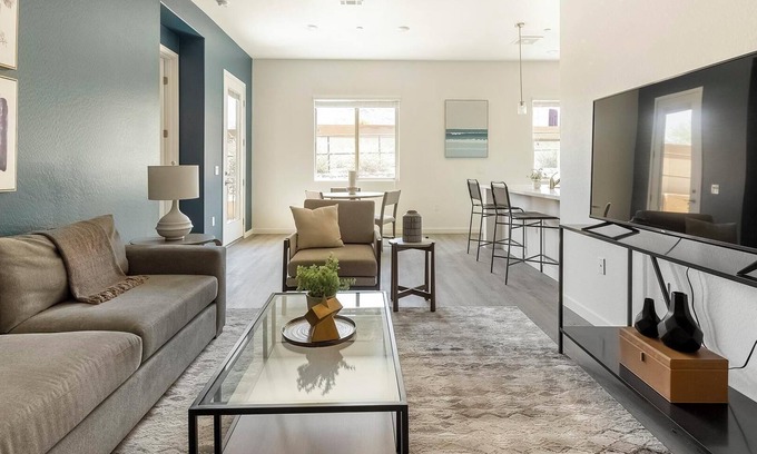 Oro Valley Apartment | Landing | Beautiful 2BD, Pool
