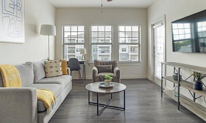 River Ranch Apartment | Landing | Beautiful 1BD, Clubhouse, Gym