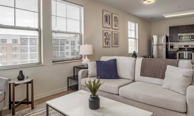 Richmond Apartment | Landing | Chic 1BD, Gym