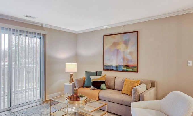 Eureka Apartment | Landing | Incredible 2BD, Clubhouse, Pool