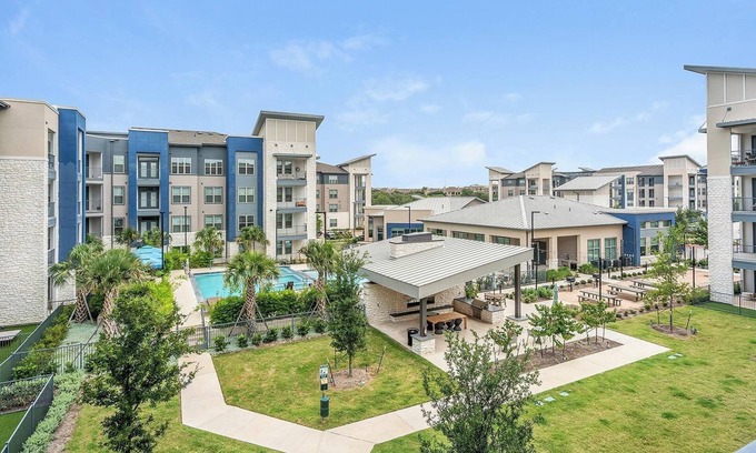 Wetmore Apartment | Landing | Spectacular 2BD, Clubhouse, Gym
