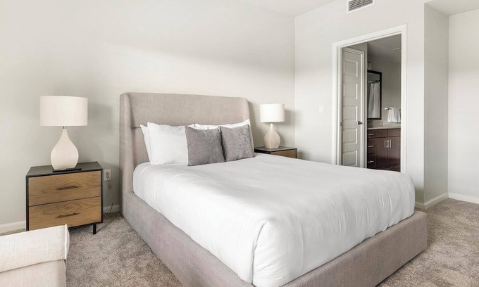 Austin Apartment | Landing | Stunning 1BD, Gym, Clubhouse