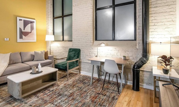Petersburg Apartment | Landing | Stunning 1BD, Pool, Gym