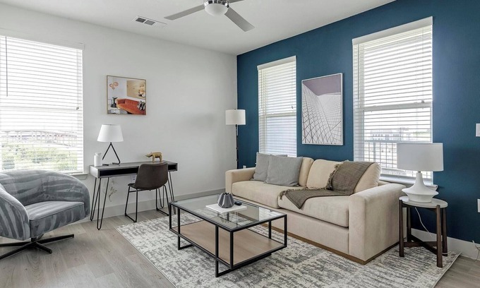 Austin Apartment | Landing | Stunning 2BD, Pool, Gym