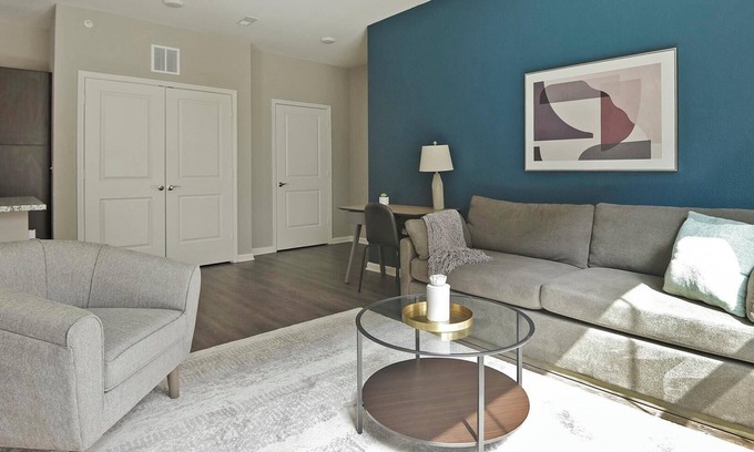 Chesterfield Apartment | Landing | Stylish 1BD, Pool, Gym